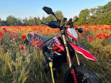 Ducati Hypermotard 698