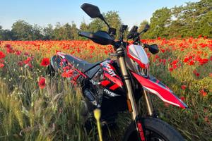 Ducati Hypermotard 698