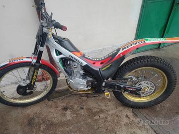 MONTESA COTA 4RT HONDA REPLOCA REPSOL 2005