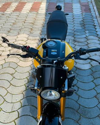 Moto  yamha  60 anniversary
