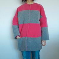 Cappotto rosa e grigio a righe