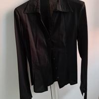 camicia nera a punta