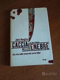 Caccia Nelle Tenebre, John Douglas