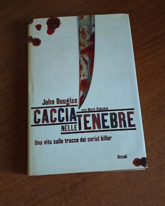 Caccia Nelle Tenebre, John Douglas