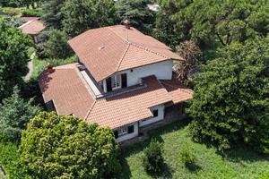 VILLA SINGOLA CON PARCO