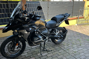 Bmw r 1250 gs triple blak ribassata