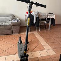 Monopattino elettrico Jeep