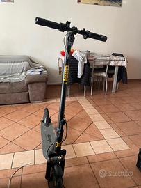 Monopattino elettrico Jeep