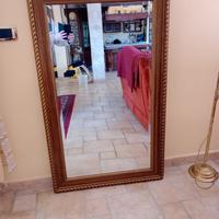 Specchio da parete con cornice classica