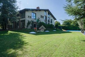 3 LOCALI A DESENZANO DEL GARDA