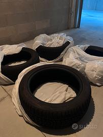 4 Hankook invernali 215/55 R18 (DOT 2325)