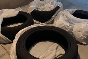 4 Hankook invernali 215/55 R18 (DOT 2325)