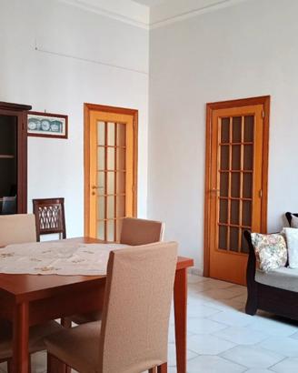 Paternò: casa arredata con contratto transitorio