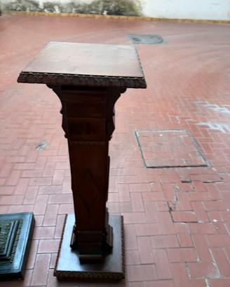 Colonna in legno