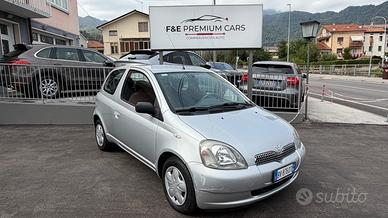 Toyota Yaris 1.0i 16V cat 3 porte sol con soli 26.