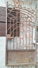 Cancello antico in ferro battuto