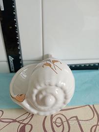 Conchiglia in ceramica lavorata a mano