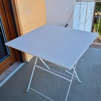 Tavolino da esterno