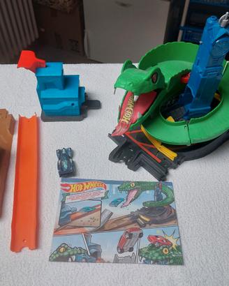 Pista hotwheels attacco al cobra.
