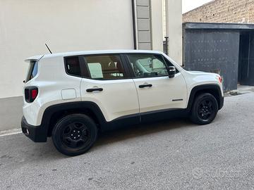 Jeep Renegade 1600 a benzina anno 2018