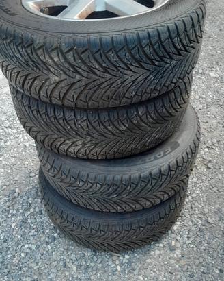 Gomme con cerchi in lega 