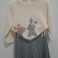 Maglioncino e gonnellina grigia con coniglietto
