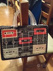 Borsa fatta a mano con le musicassette anni 80