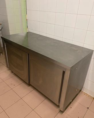 Tavolo armadiato