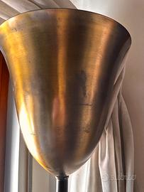 Lampada piantana anni ’70 ottone, luce indiretta