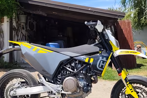 Husqvarna 701 Motard A2