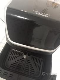 friggitrice usata pochissime volte 