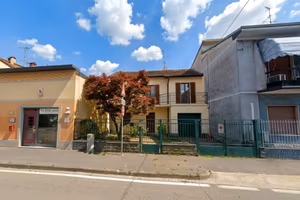Villa di 179 m² con 4 locali e box auto a Rosate