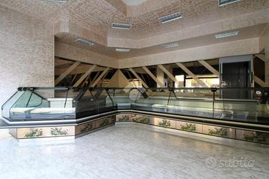 NEGOZIO A CREMONA