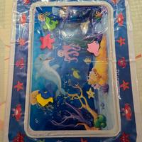 Piscina tappeto con acqua 