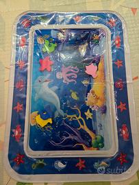 Piscina tappeto con acqua 