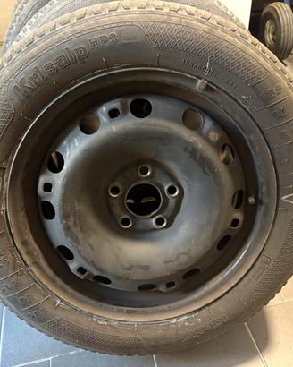 Gomme invernali 15 + cerchi in acciaio