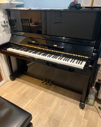 Pianoforte verticale yamaha su 131