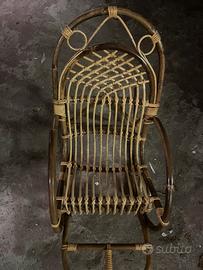 Sedia a dondolo vintage per bambini