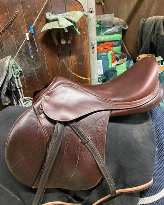 Sella da salto equiline