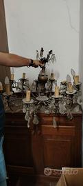 stupendo lampadario con cristalli a goccia. 
