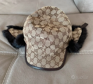Cappello GUCCI con paraorecchie da Donna