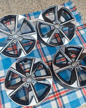 Cerchioni Toyota Yaris 17” NUOVI + Sensori TPMS