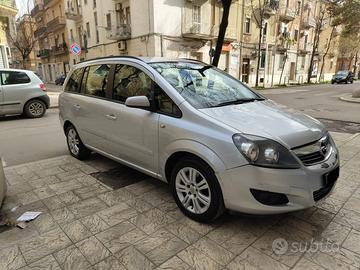 Opel Zafira Automobile
