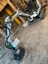 Escavatore Bobcat 322D + benne + martello + pinza