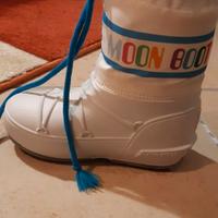 MOON BOOT