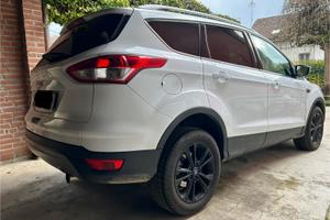Ford Kuga AWD 4 4 tutti 10 tagliandi certificati..