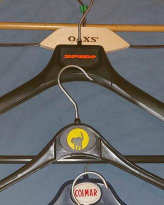 Lotto 60 Grucce/Stampelle di tutti i tipi e misure