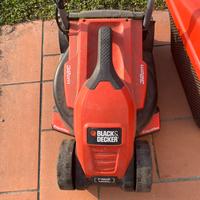 BLACK+DECKER Rasaerba a filo 1200W 32cm