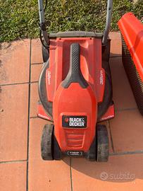 BLACK+DECKER Rasaerba a filo 1200W 32cm