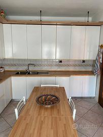Cucina "Scavolini" con Tavolo e sedie